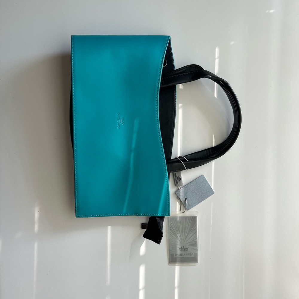 Daniela Moda Chic Turquoise Shoulder Bag
